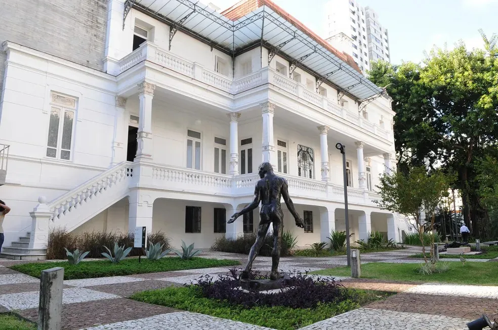 O Palacete das Artes é localizado no bairro da Graça