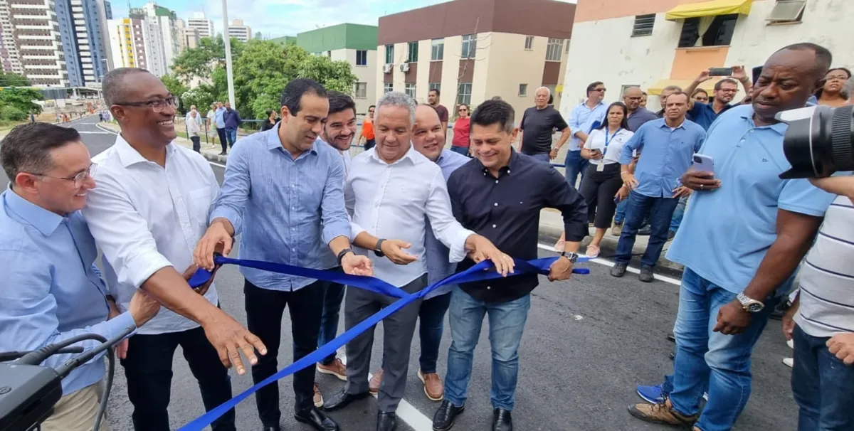 Além da nova via, foram entregues melhorias realizadas na Rua Rodolpho Coelho Cavalcante