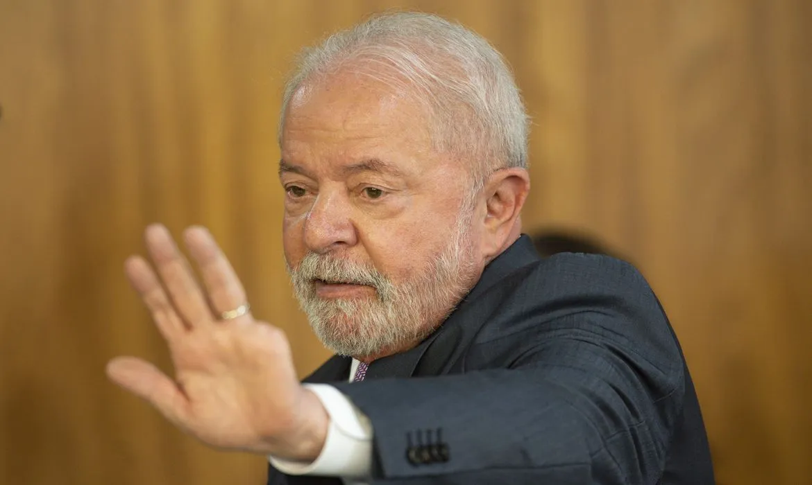 Nas últimas semanas, Lula viajou para a China, Portugal, Espanha e Inglaterra, no exterior, e para Bahia e Ceará, no país