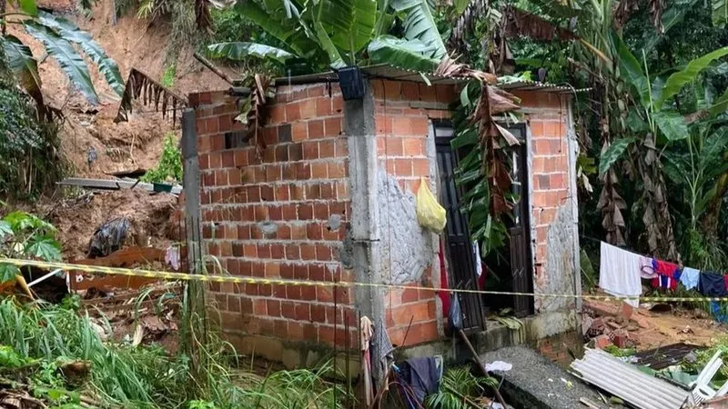 Casa desabou no domingo