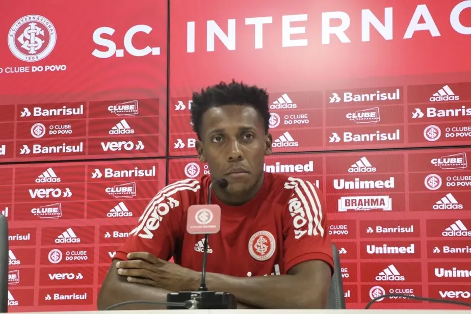 Moisés enquanto defendia o Internacional-RS