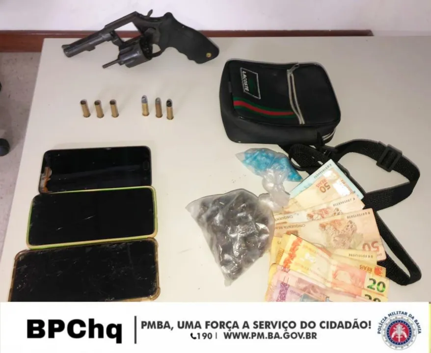 Os materiais apreendidos e a ocorrência foram registrados no Departamento de Homicídios e Proteção à Pessoa (DHPP)
