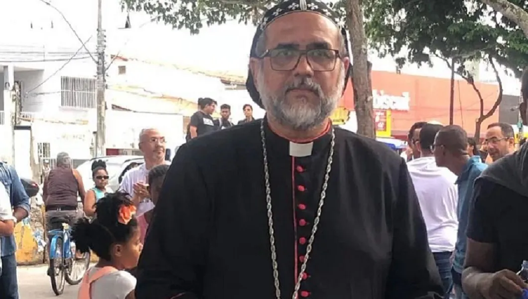 Ex-candidato à presidência acompanhou caminhada religiosa