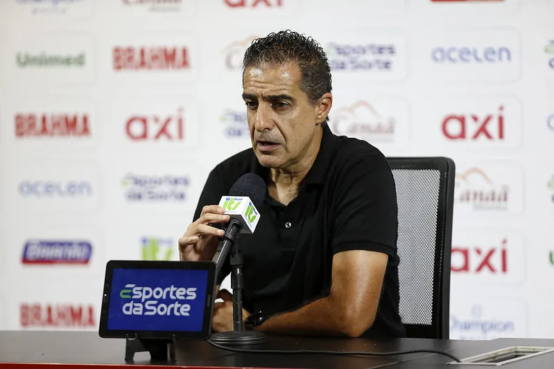 Técnico Renato Paiva não gostou da atuação e também do resultado diante do Goiás