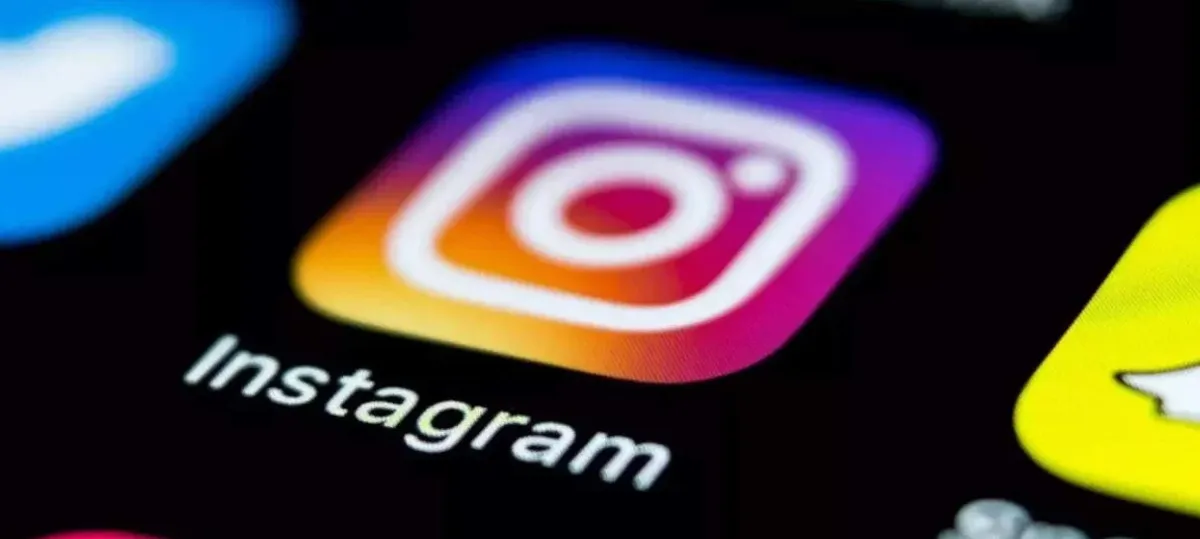 Na rede social vizinha, o Twitter, usuários do Instagram reclamam da lentidão do aplicativo