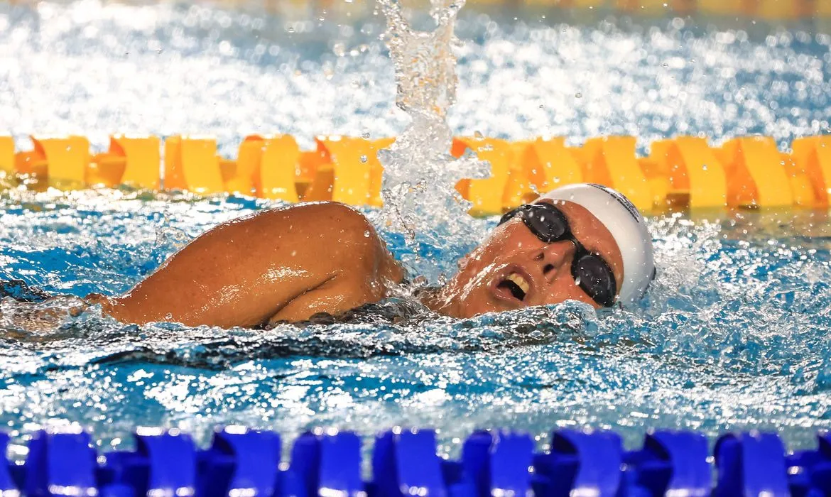 A nadadora concluiu a prova em 2min01s12, credenciando-se para o quarto Mundial paralímpico da carreira