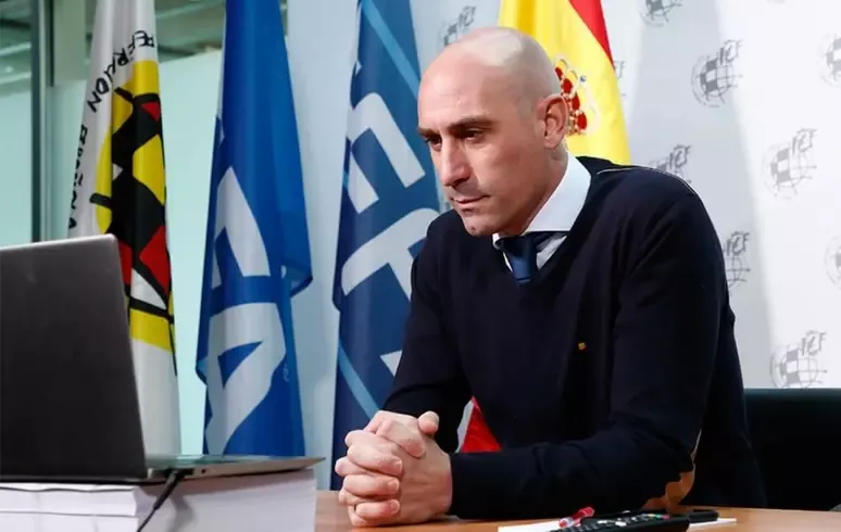 Rubiales reconhece que o futebol espanhol tem problema de comportamento