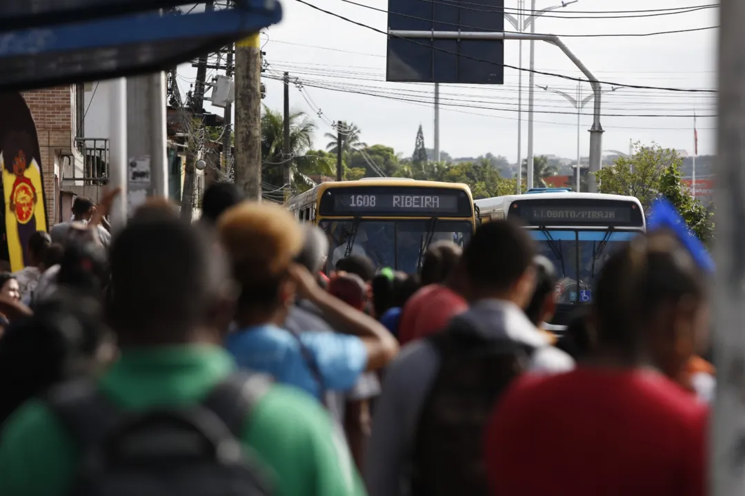 A reunião de negociação começou às 11h e esta já é a terceira entre os patrões e os trabalhadores