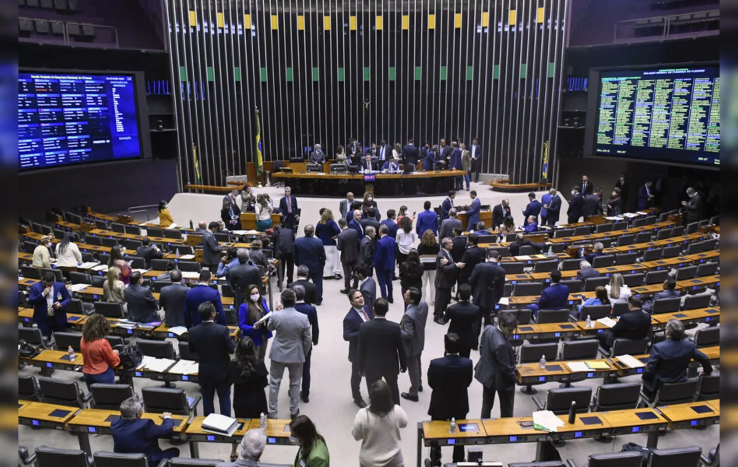 União Brasil e PP miram federação que traz força na Câmara