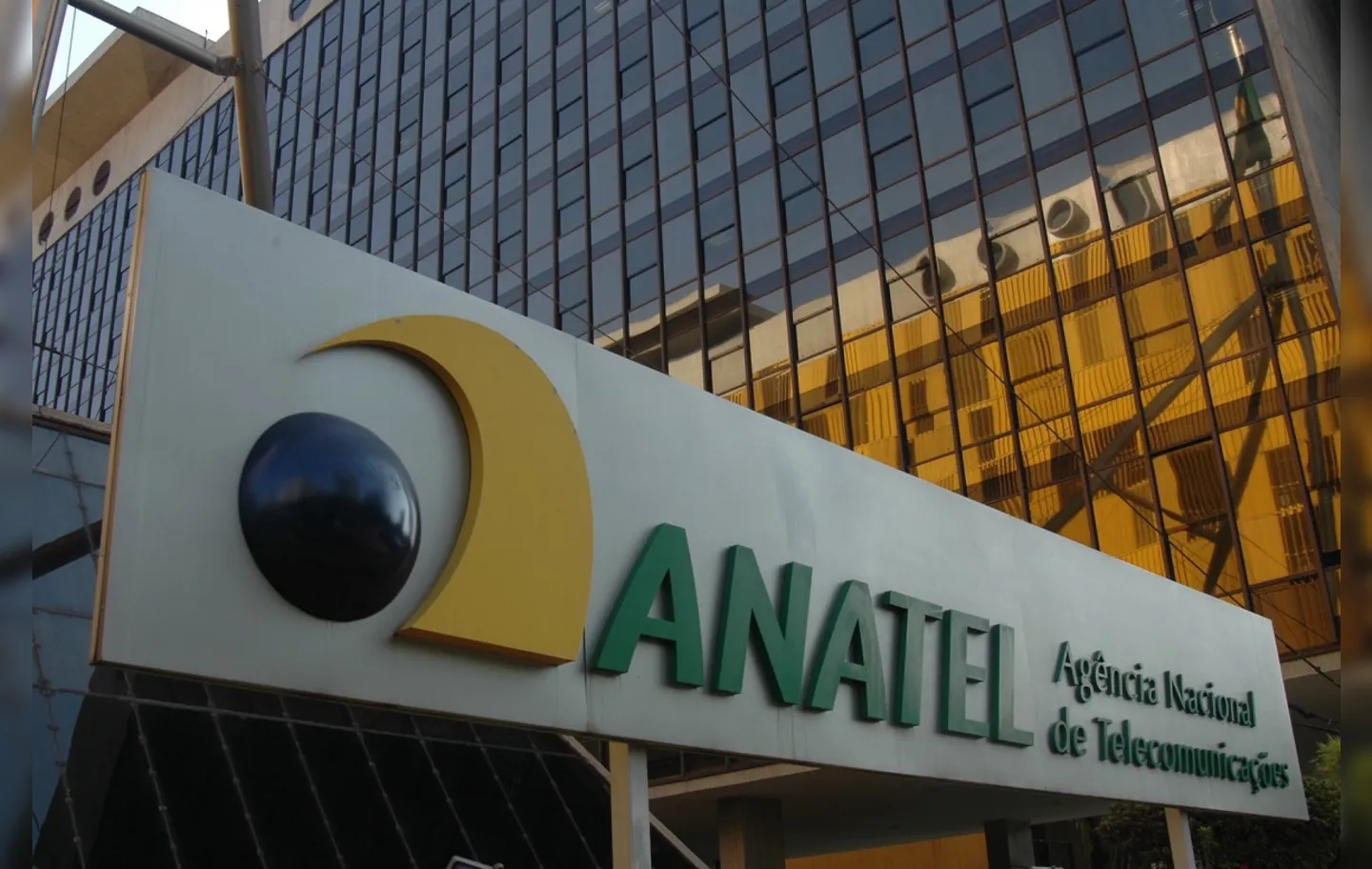 Para convencer os parlamentares ainda resistentes, a Anatel faz lobby com uma proposta
