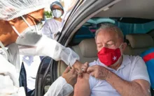 Imagem ilustrativa da imagem Lula vai se vacinar contra covid em abertura de campanha de vacinação