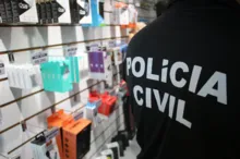 Imagem ilustrativa da imagem Polícia desarticula esquema de venda de celulares furtados no Carnaval