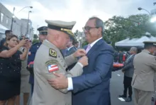 Imagem ilustrativa da imagem Carlos Muniz é agraciado com a Medalha do Mérito da Polícia Militar