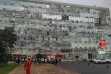 Imagem ilustrativa da imagem Incêndio atinge sexto andar de prédio do Ministério da Defesa
