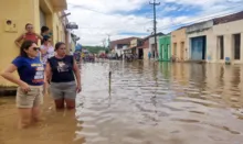Imagem ilustrativa da imagem Rompimento de barragem provoca inundações e alagamento no Ceará