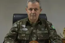 Imagem ilustrativa da imagem Chefe do Exército recebe R$ 770 mil após assumir cargo