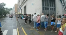 Imagem ilustrativa da imagem Bloqueio do Bolsa Família gera filas em Salvador