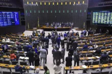 Imagem ilustrativa da imagem Após pedido do relator, Lira adia votação do PL das Fake News