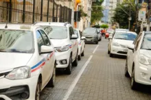 Imagem ilustrativa da imagem Prefeitura sanciona lei que amplia idade máxima de veículos de táxi
