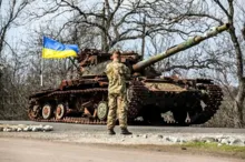 Imagem ilustrativa da imagem Ucrânia reivindica contra-ataques que fazem Rússia recuar em Bakhmut
