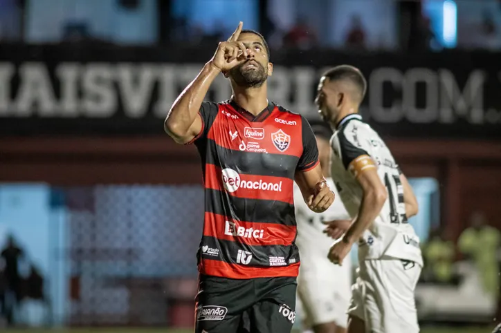 Tréllez vai disputar a Série B pelo Vitória