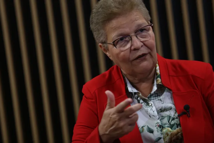 Fátima  Nunes festejando os 70 anos: ‘A luta não pode parar’