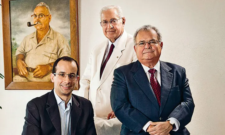 O clã Odebrecht, com Norberto (de branco),  Marcelo e Emílio (dir.)