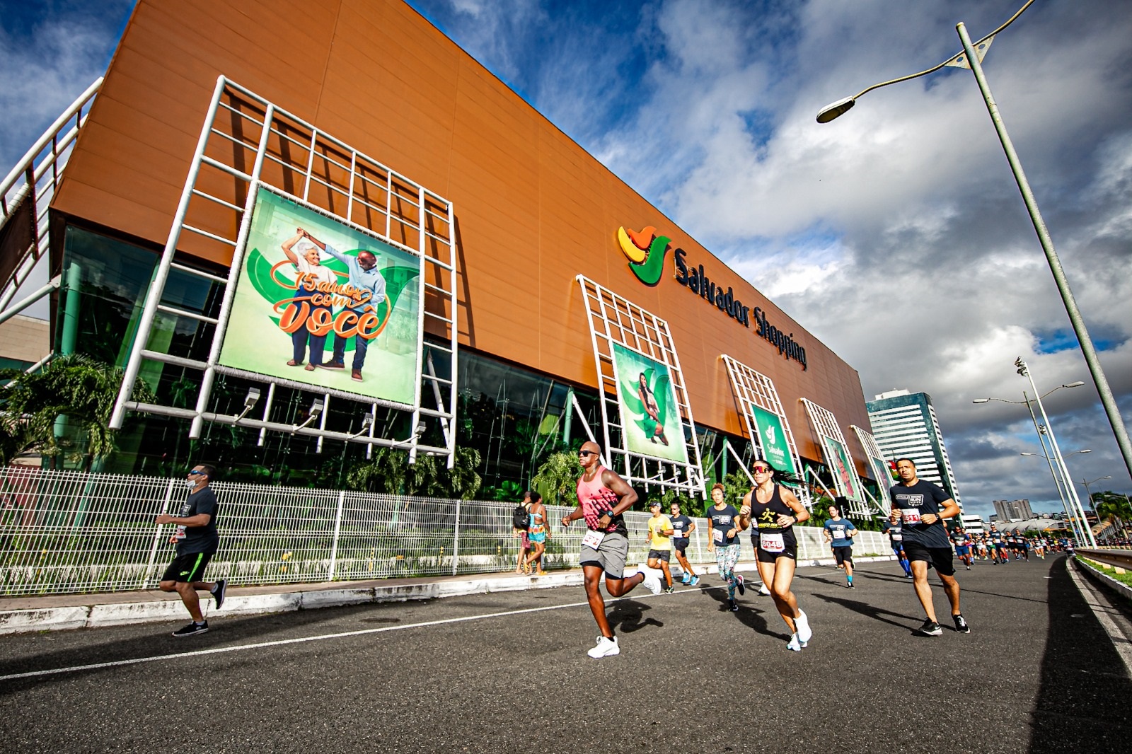 Track&Field realiza etapa de corrida no Salvador Shopping A TARDE