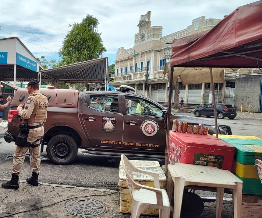 A polícia informou que o grupo foi conduzido para Central de Flagrantes para ser ouvido