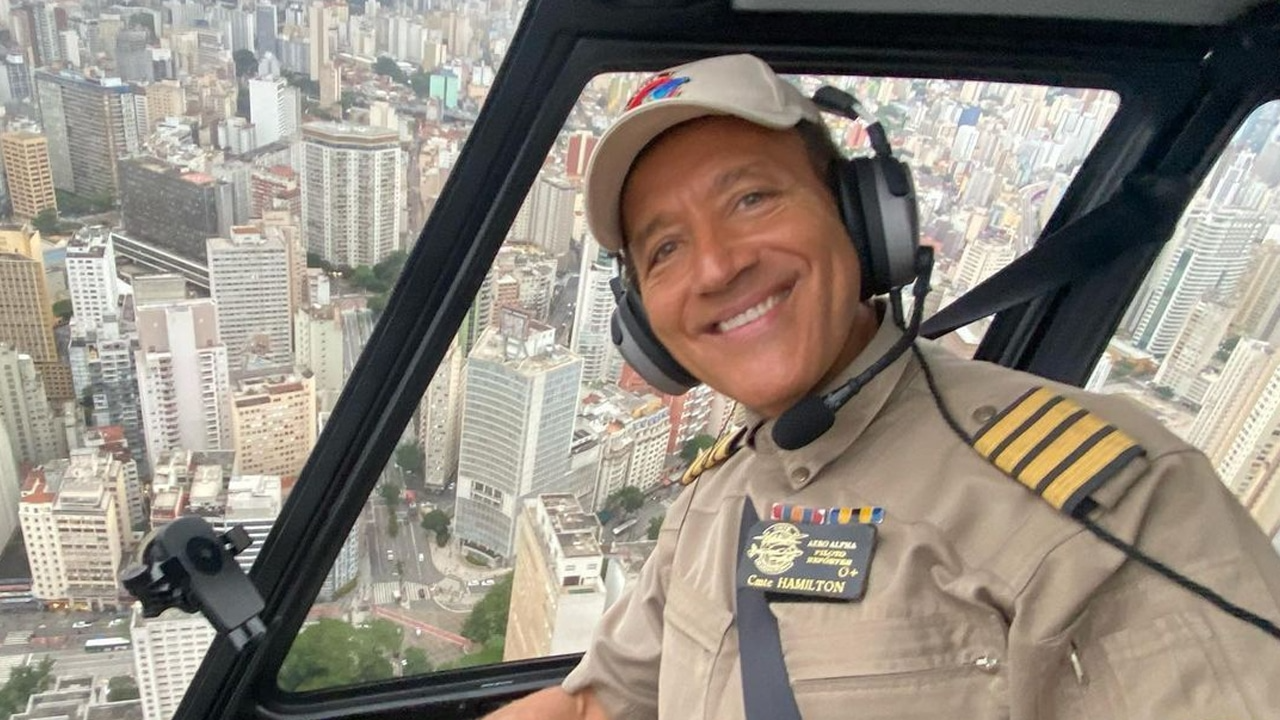 Comandante Hamilton assina contrato e volta ao SBT após 20 anos A TARDE Comandante Hamilton assina contrato e volta ao SBT após 20 anos A TARDE