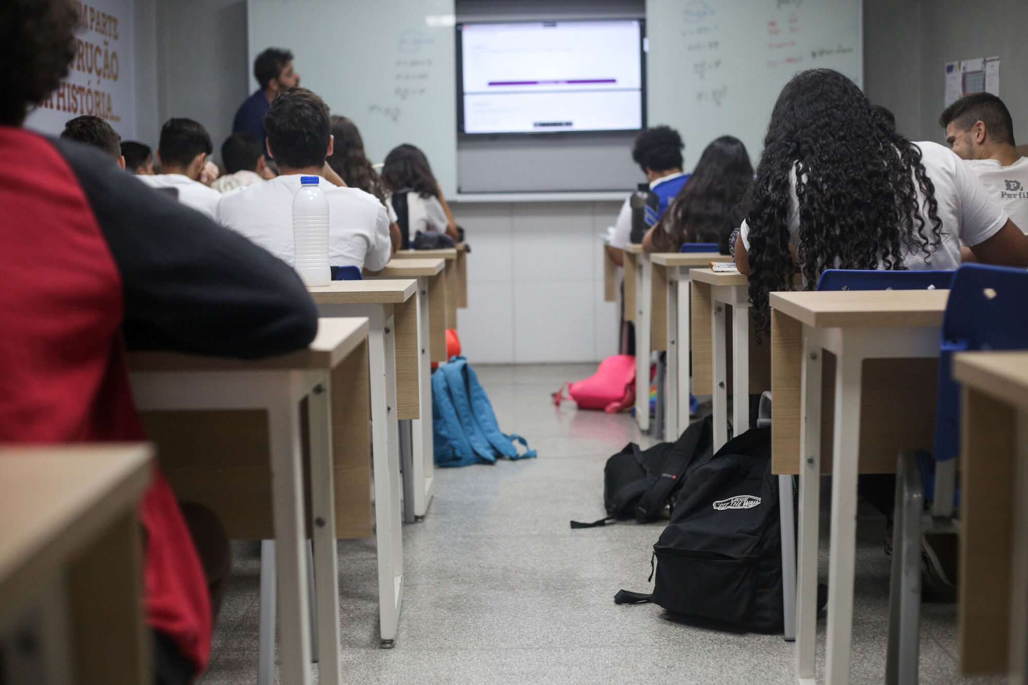 Alunos do Colégio Perfil, em Lauro de Freitas.