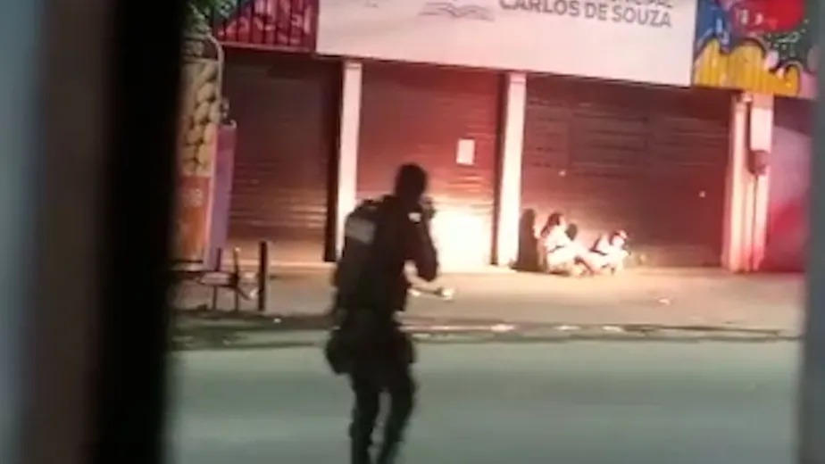 Policial militar da reserva foi baleado e preso na noite deste sábado