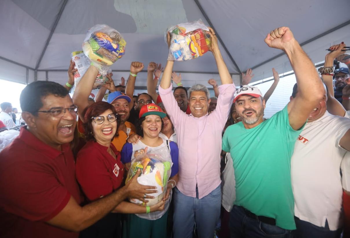 Neste 1º de Maio, centrais sindicais na Bahia arrecadaram mais de 5 toneladas de alimentos para o Programa Bahia Sem Fome