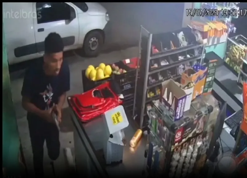 Imagem ilustrativa da imagem Homem morto em assalto a posto foi flagrado roubando mercadinho