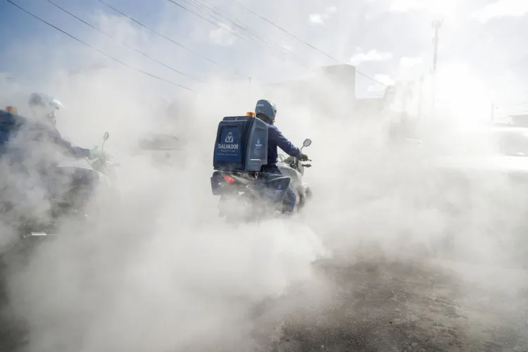 Com o aumento de casos foram também intensificadas as ações de prevenção, a exemplo da aplicação de “fumacê” com motos