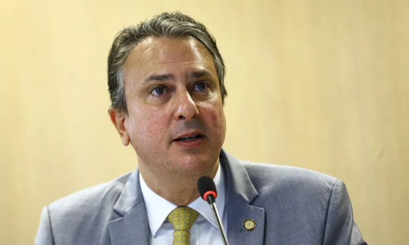 Camilo Santana quer premiar iniciativas que ofereçam capacitação para professores