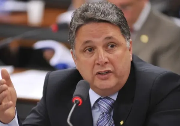 Ex-governador do Rio de Janeiro vai tratar pneumonia