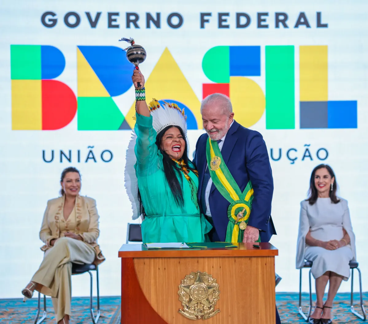 Ministra Sonia Guajajara admitiu estar frustrada com o governo Lula