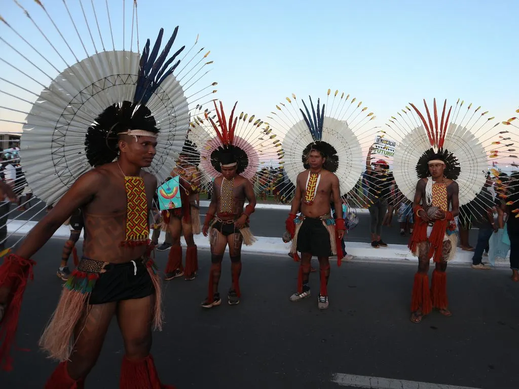 Povos Indígenas de centenas de etnias, do Acampamento Terra Livre