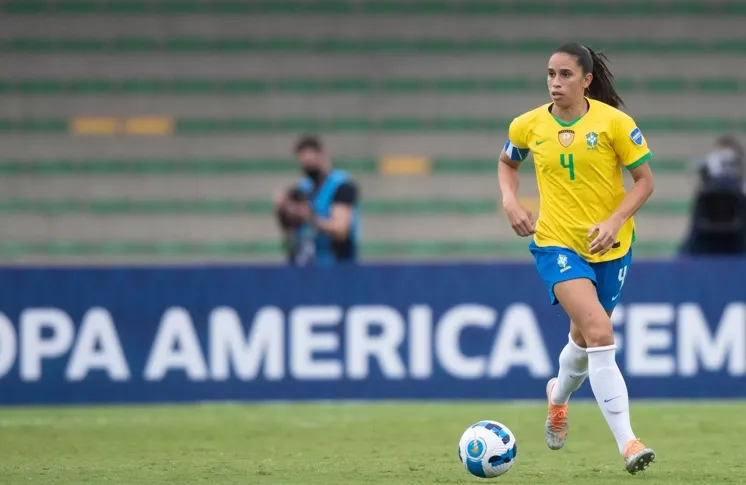 Orlando Pride contrata Luana, meio-campista da Seleção Brasileira