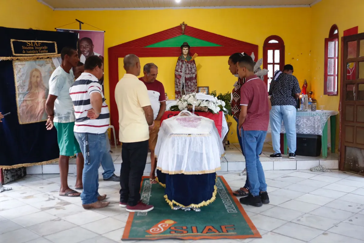 O enterro da líder quilombola aconteceu no fim da tarde desta sexta-feira, 18.