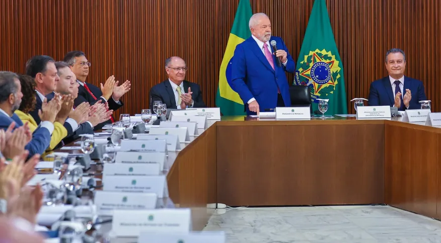 Lula em reunião com ministros do governo
