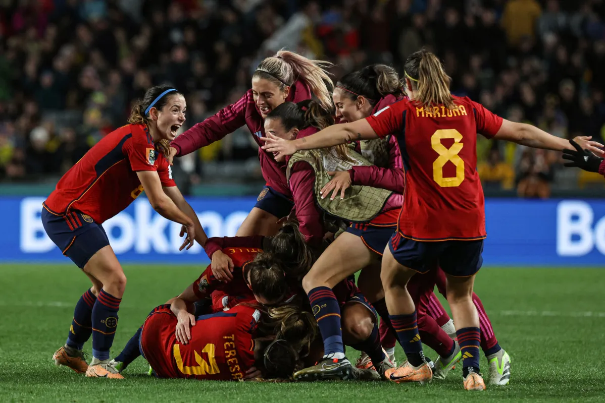 Espanha celebra vaga para a final