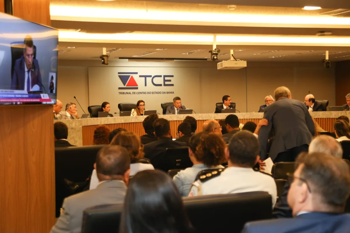 TCE/BA convida secretários estaduais para a sessão de apreciação das contas do Executivo.