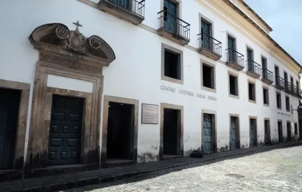 O tradicional prédio foi uma obra realizada por Antônio Maciel Teixeira
