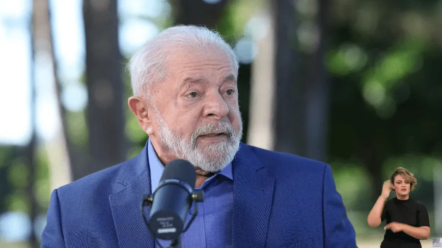 Presidente Lula durante live nesta segunda-feira, 19