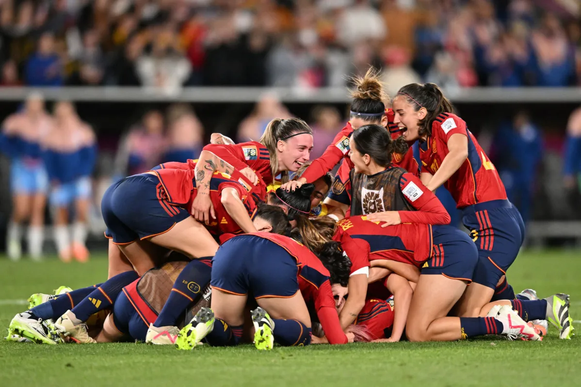 Espanha vence Inglaterra e comemora primeira Copa do Mundo feminina