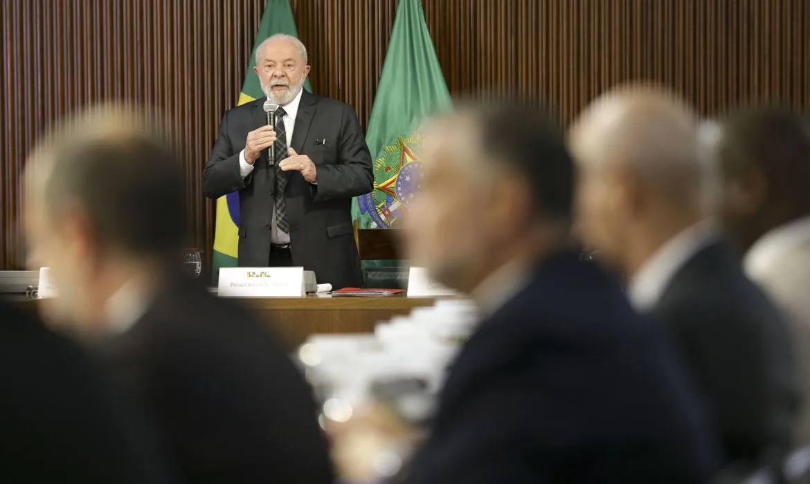 A exceção, segundo Lula, será a construção de escolas