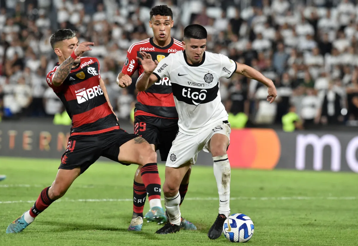 Podendo empatar, Flamengo visita Olimpia na volta das oitavas de final da  Libertadores