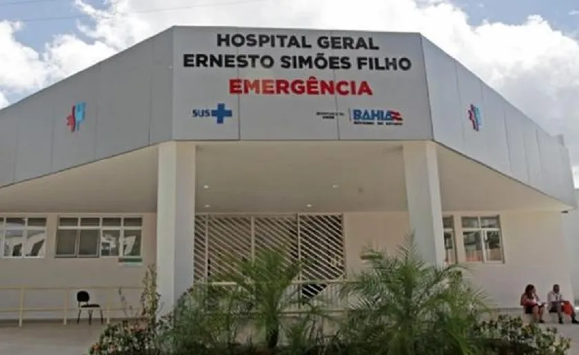 Homem chegou a ser socorrido para o Hospital Ernesto Simões Filho, mas não resistiu.